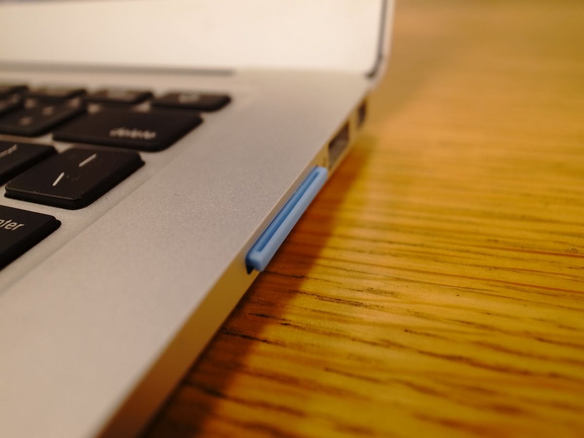 開箱：MacBook Air 容量救星 - Apotop Micro SD 隨行轉卡
