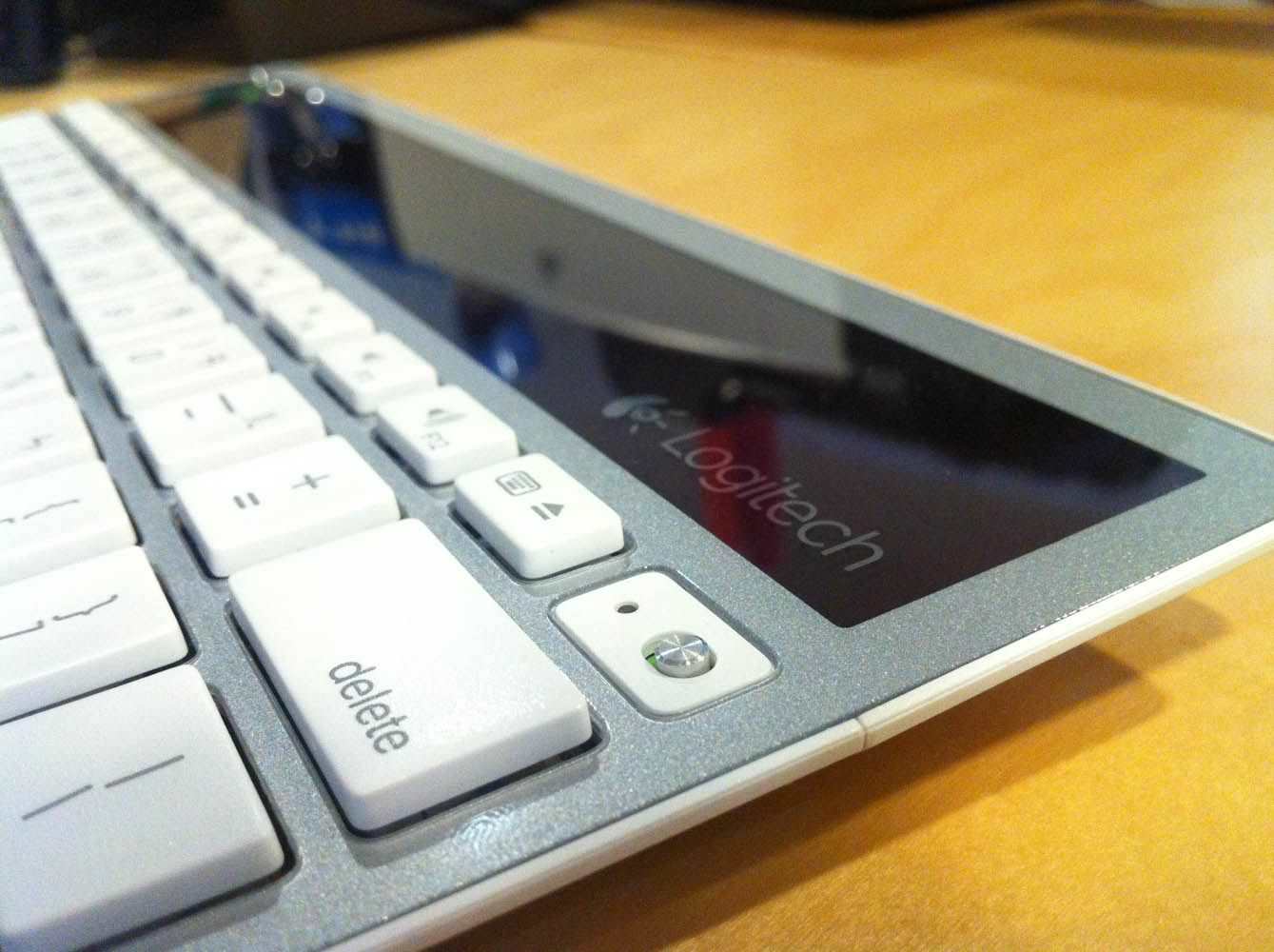 懶得幫 Apple 無線鍵盤換電池？請改用羅技 Mac 太陽能鍵盤 K760